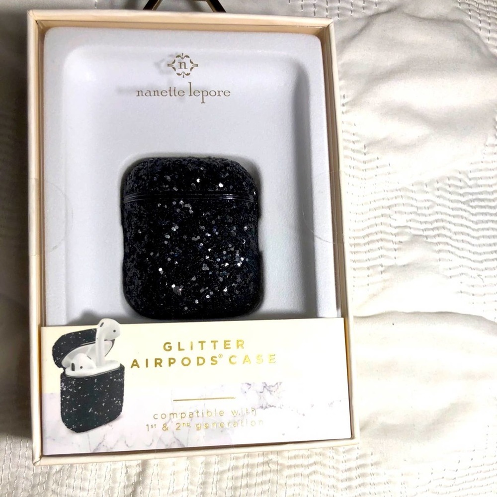 🔥2/$25🔥NWT NANETTE LEPORE GLITTER AIRPODS CASE🔥